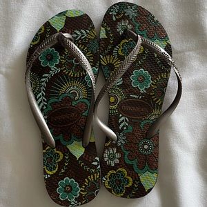 Slim havaianas flip flips